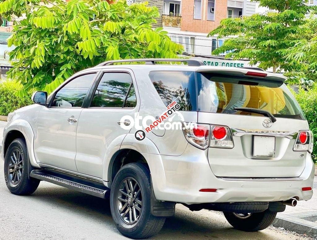 Bán Toyota Fortuner 2.7V năm sản xuất 2015 còn mới, 599tr-8
