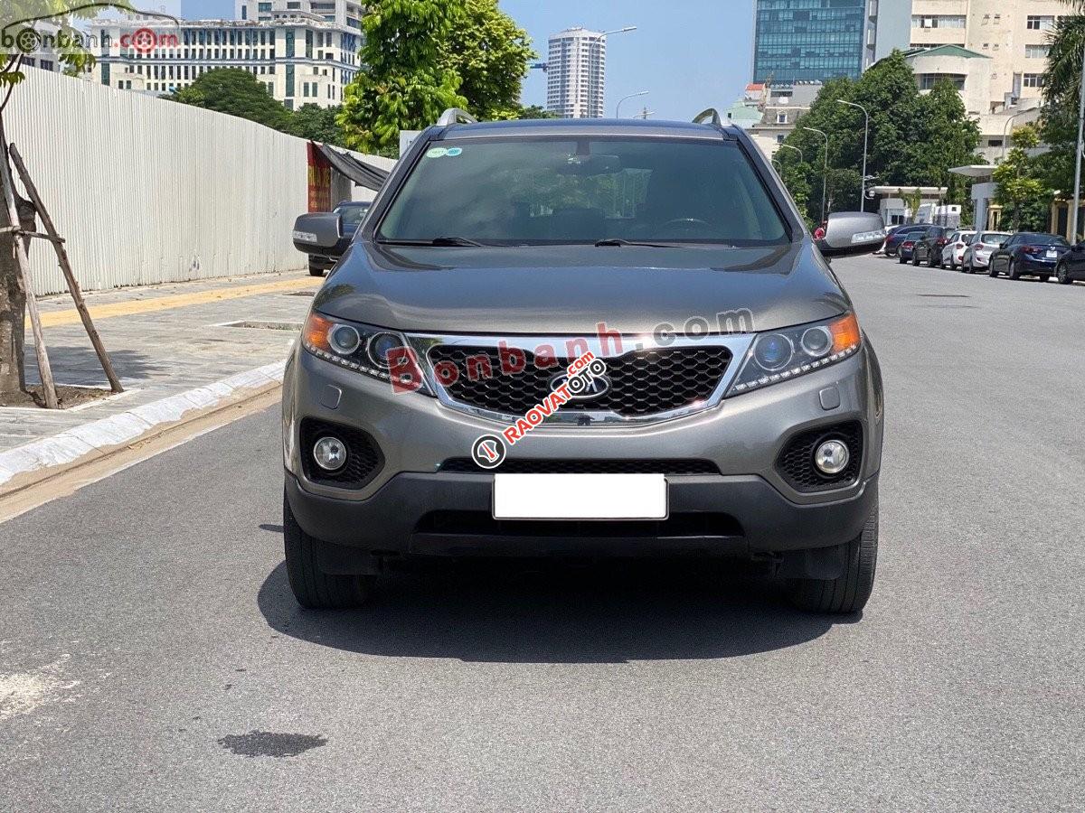 Cần bán gấp Kia Sorento 2.4 AT sản xuất năm 2013, màu xám-0