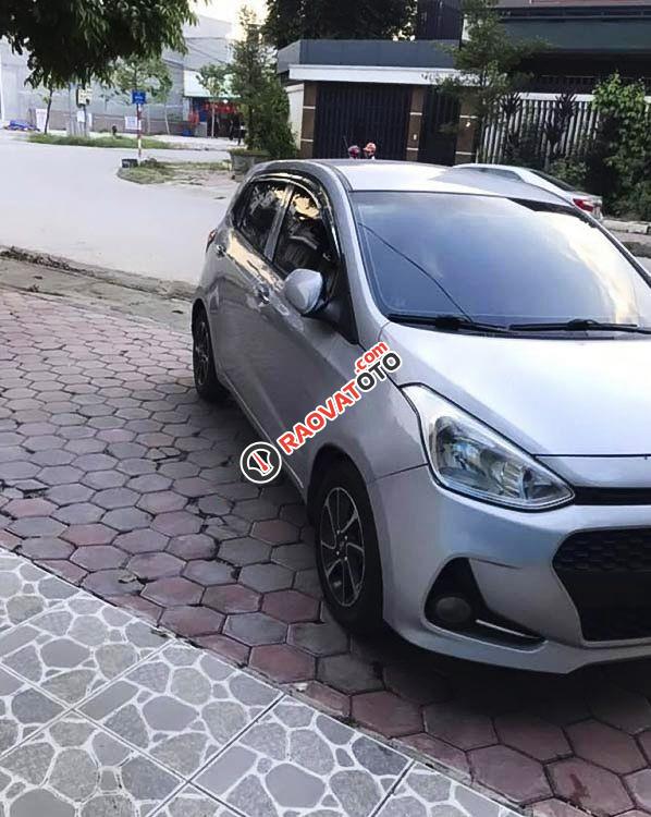 Cần bán lại xe Hyundai Grand i10 1.0 MT đời 2017, màu bạc, nhập khẩu nguyên chiếc số sàn-3