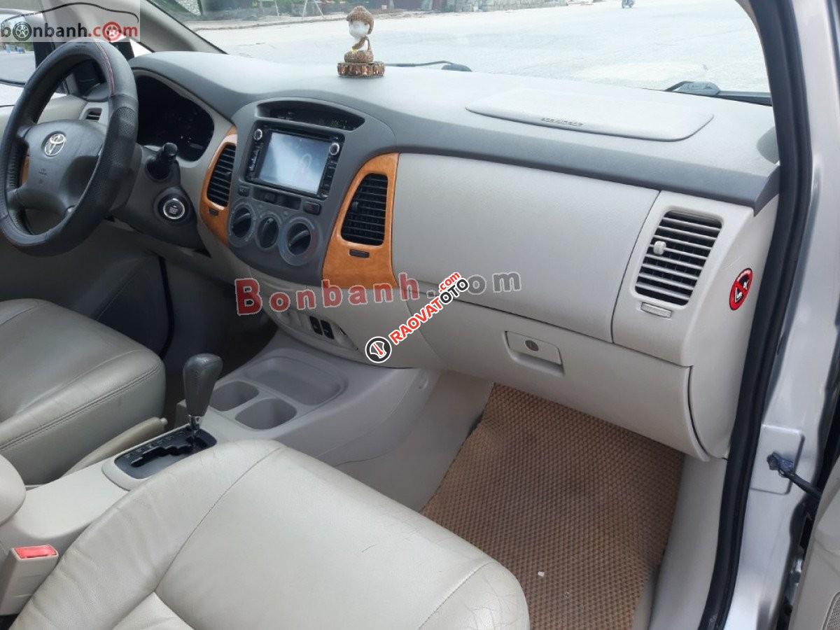 Bán xe Toyota Innova V đời 2011, màu bạc  -3