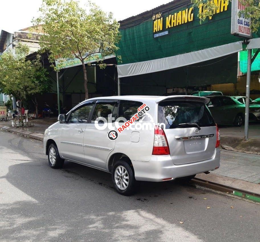 Bán Toyota Innova E đời 2012, màu bạc, 300tr-0