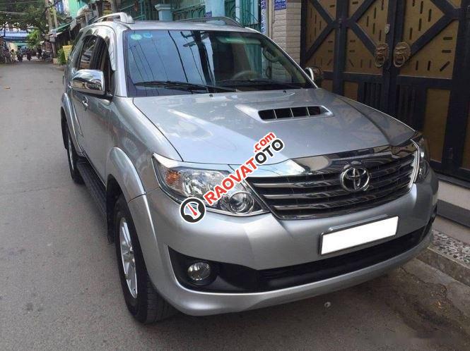 Bán Toyota Fortuner 2.7V năm sản xuất 2014, màu bạc chính chủ giá cạnh tranh-7