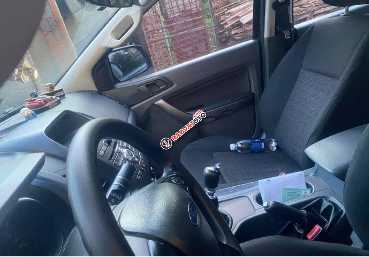 Xe Ford Ranger XLS 2.2L 4x2 MT 2017, màu đen, nhập khẩu nguyên chiếc còn mới giá cạnh tranh-3