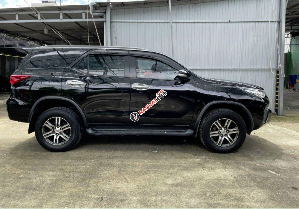 Bán Toyota Fortuner 2.4G 4x2 MT sản xuất năm 2017, màu đen, nhập khẩu xe gia đình, giá 760tr-4