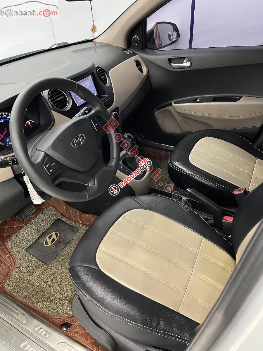 Bán Hyundai Grand i10 1.0 AT đời 2016, màu bạc, xe nhập còn mới, giá tốt-2