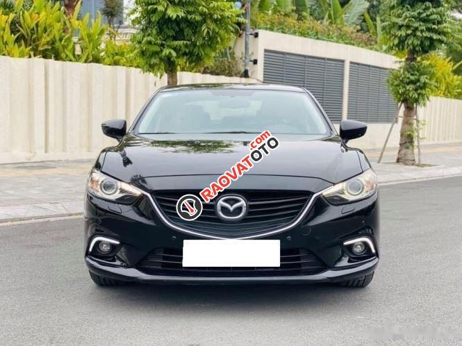 Cần bán Mazda 6 2.0L năm 2016, màu đen còn mới-9