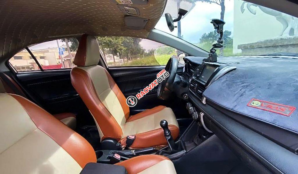 Cần bán Toyota Vios J đời 2014, màu trắng còn mới, giá tốt-4