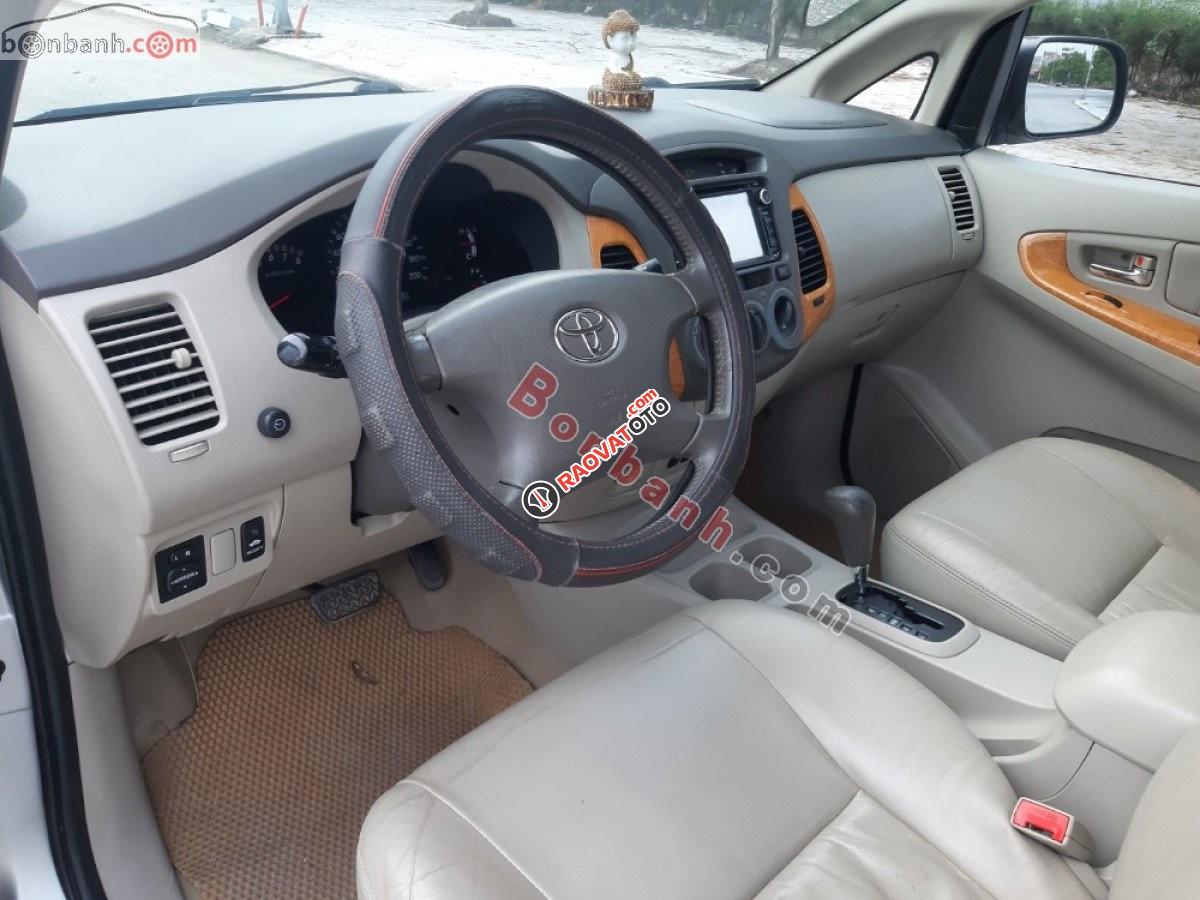 Bán xe Toyota Innova V đời 2011, màu bạc  -4