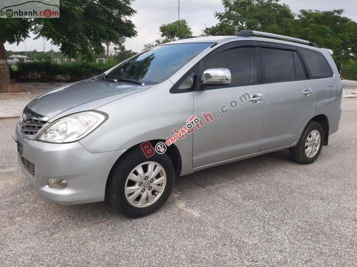 Bán xe Toyota Innova V đời 2011, màu bạc  -8