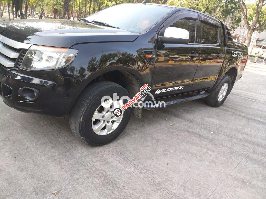 Cần bán Ford Ranger XLS sản xuất năm 2013, màu đen, xe nhập, 383tr-1