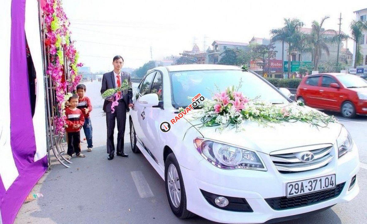 Cần bán Hyundai Avante 1.6 MT đời 2011, màu trắng chính chủ-0