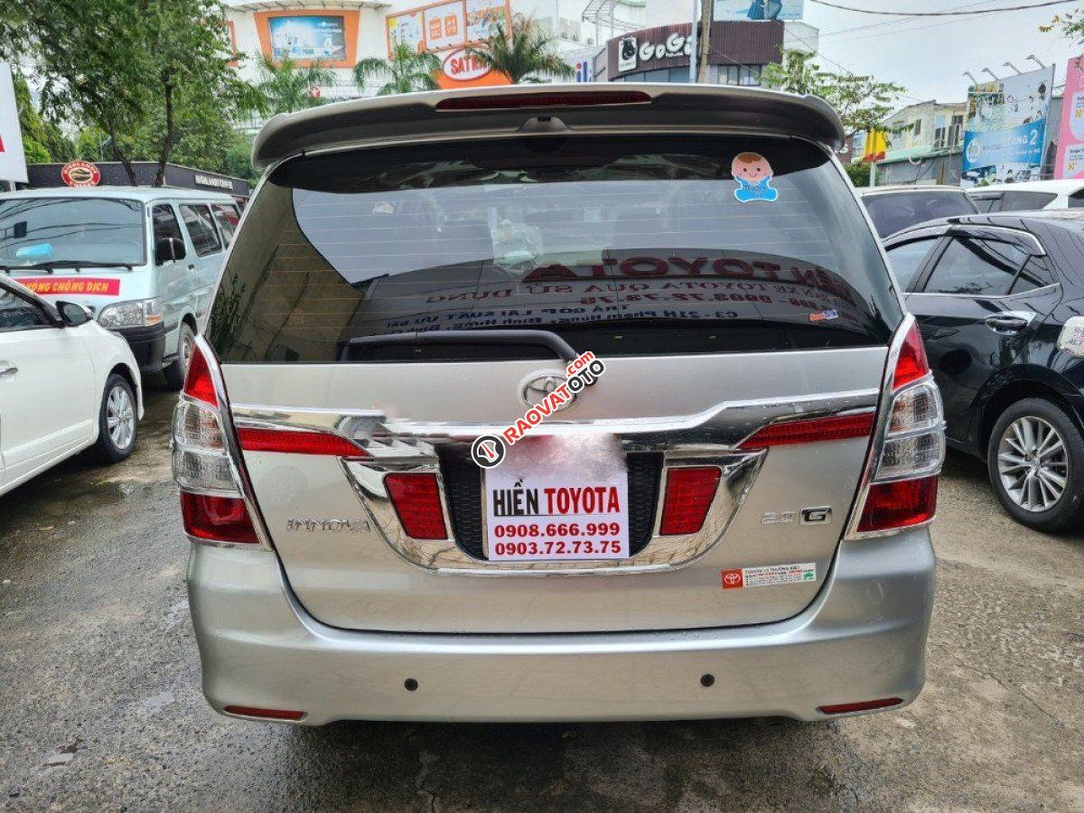 Bán Toyota Innova 2.0G năm 2014, màu bạc-4