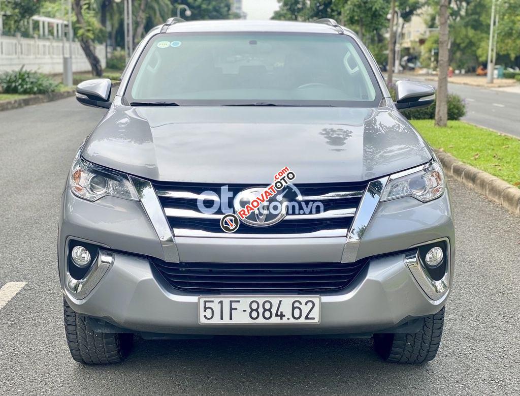 Cần bán xe Toyota Fortuner 2.7V năm 2017, màu xám, xe nhập-11