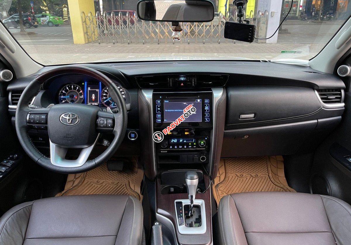 Bán xe Toyota Fortuner Sportivo năm 2019, màu trắng-3