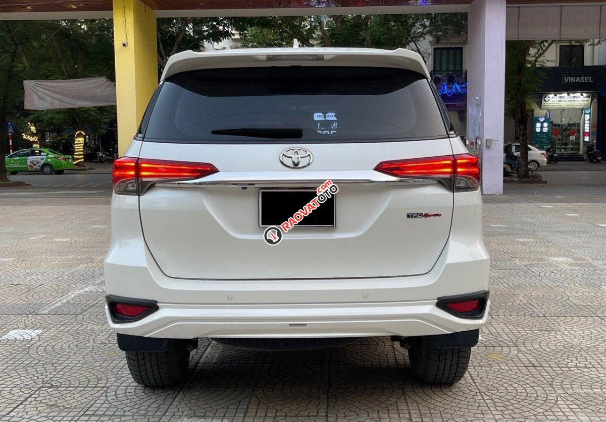 Bán xe Toyota Fortuner Sportivo năm 2019, màu trắng-4