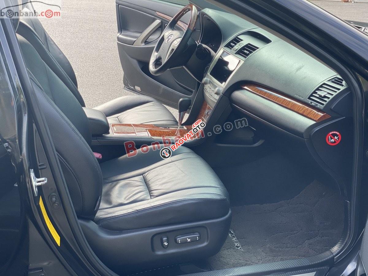 Bán xe Toyota Camry 3.5Q đời 2010, màu đen xe gia đình-2