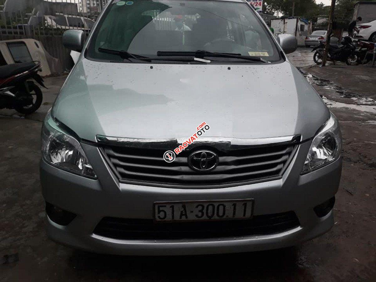 Bán ô tô Toyota Innova G đời 2012, màu bạc -2