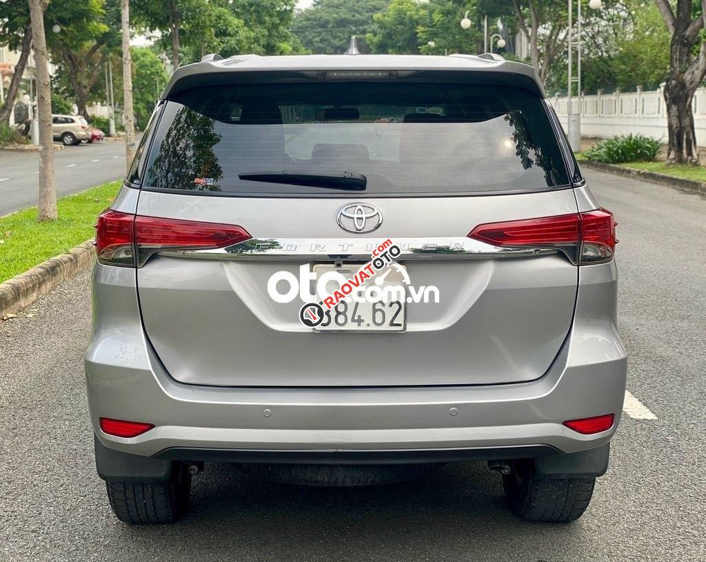 Cần bán xe Toyota Fortuner 2.7V năm 2017, màu xám, xe nhập-4