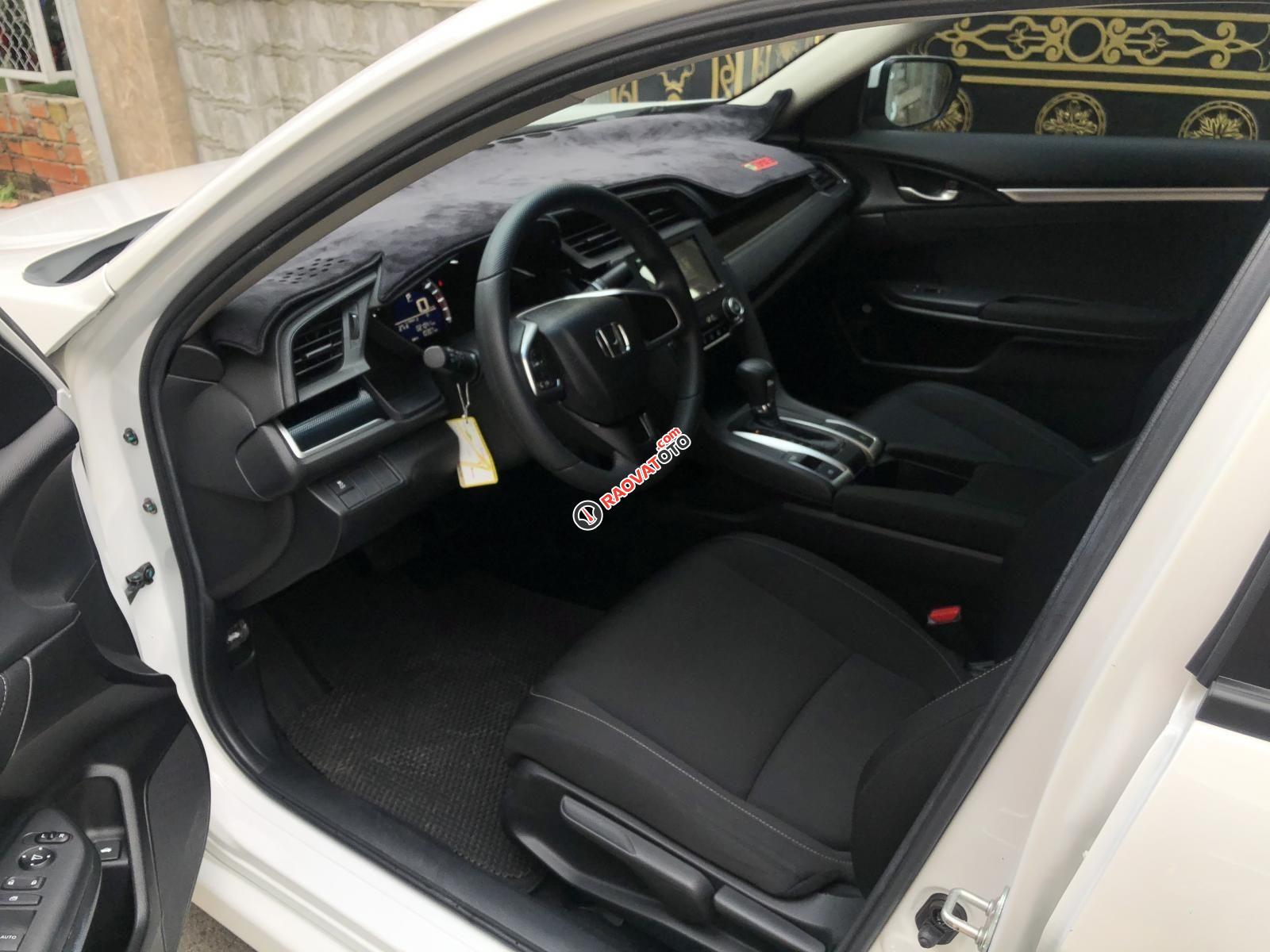 Cần bán Honda Civic model 2020, số tự động, màu trắng, nhập Thái Lan-1