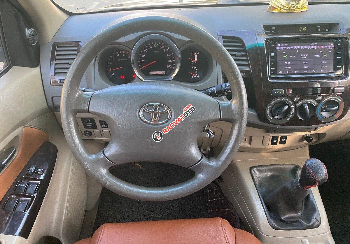 Cần bán lại xe Toyota Fortuner 2.5G đời 2010, màu đen xe gia đình, 495tr-3