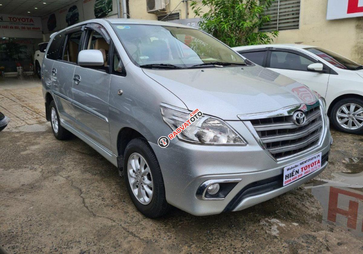 Bán Toyota Innova 2.0G năm 2014, màu bạc-0