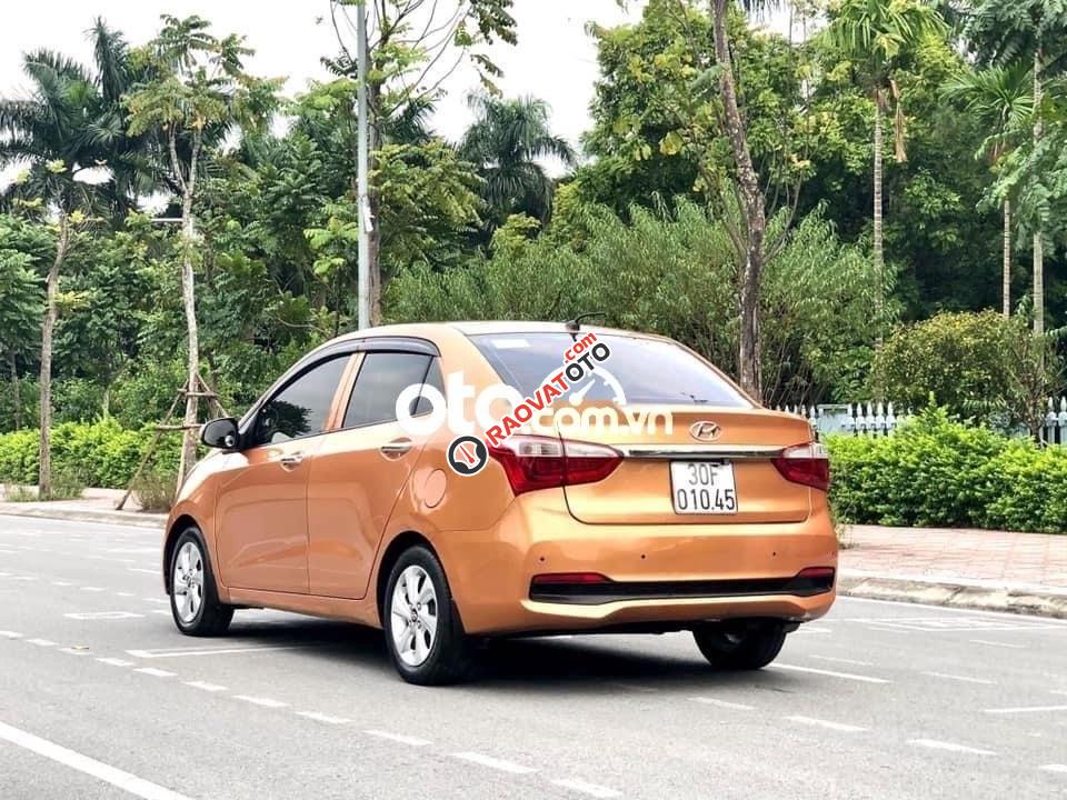 Bán Hyundai Grand i10 AT sản xuất năm 2017 xe gia đình-2