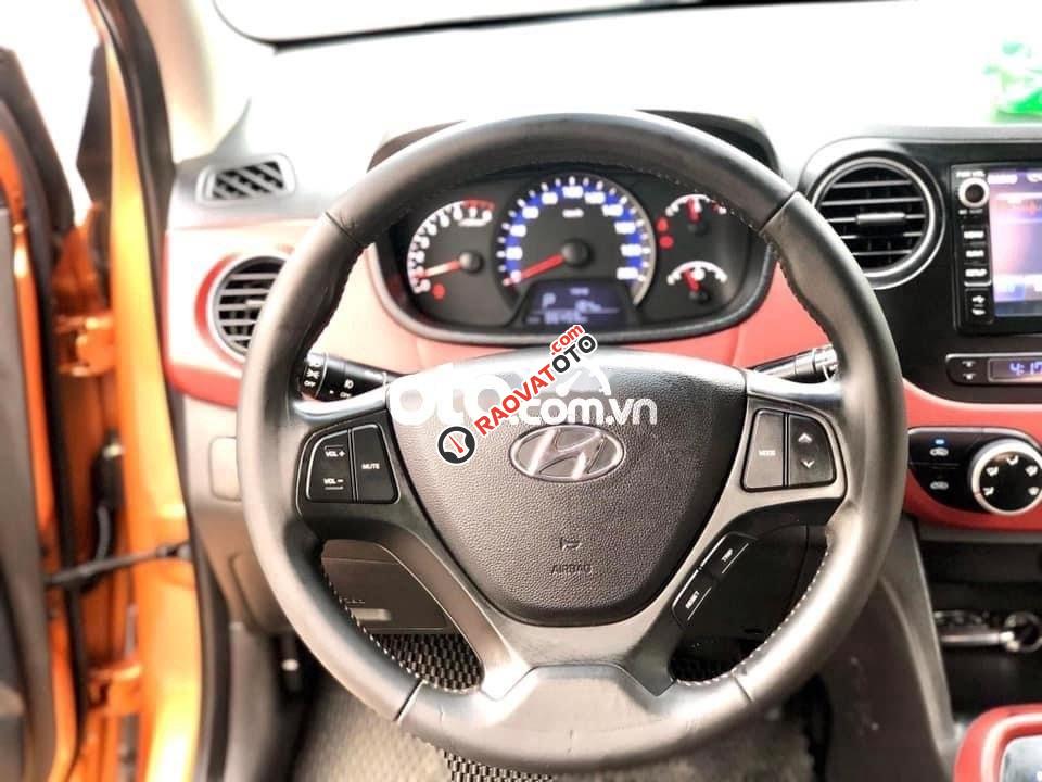 Bán Hyundai Grand i10 AT sản xuất năm 2017 xe gia đình-6