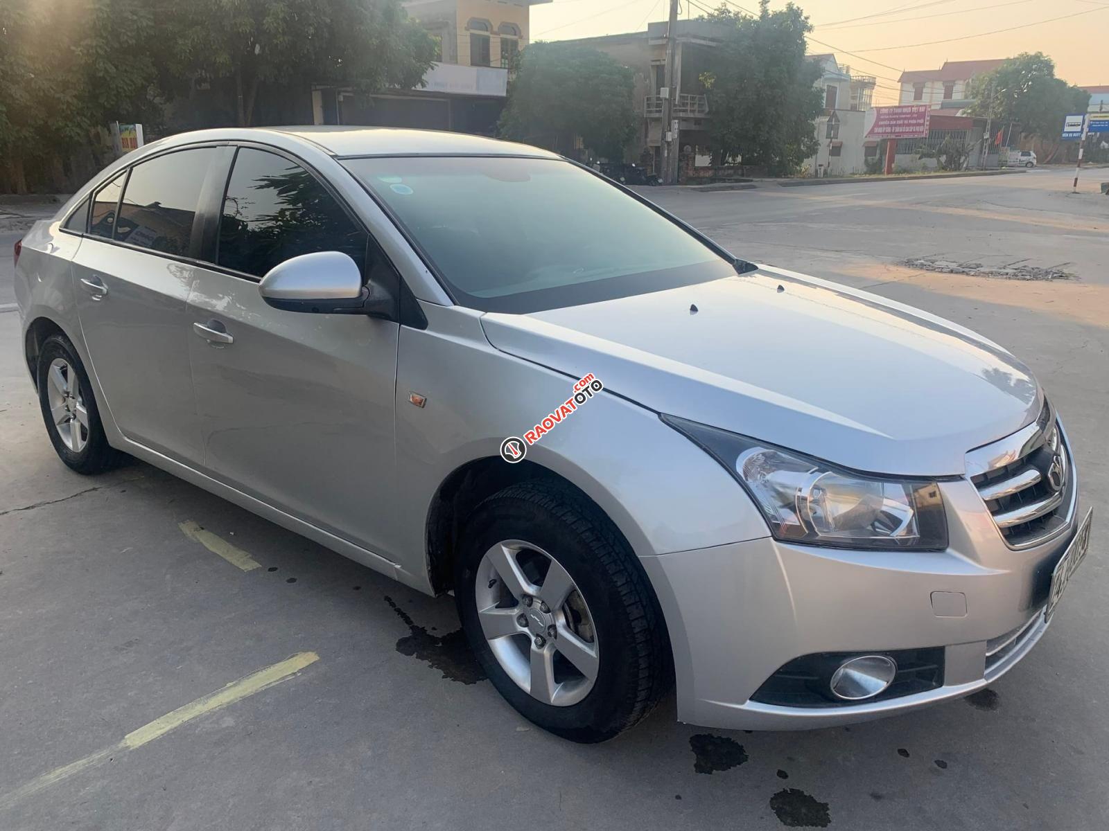 Cần bán gấp Daewoo Lacetti SE năm 2011, màu bạc, nhập khẩu nguyên chiếc như mới, giá tốt-0