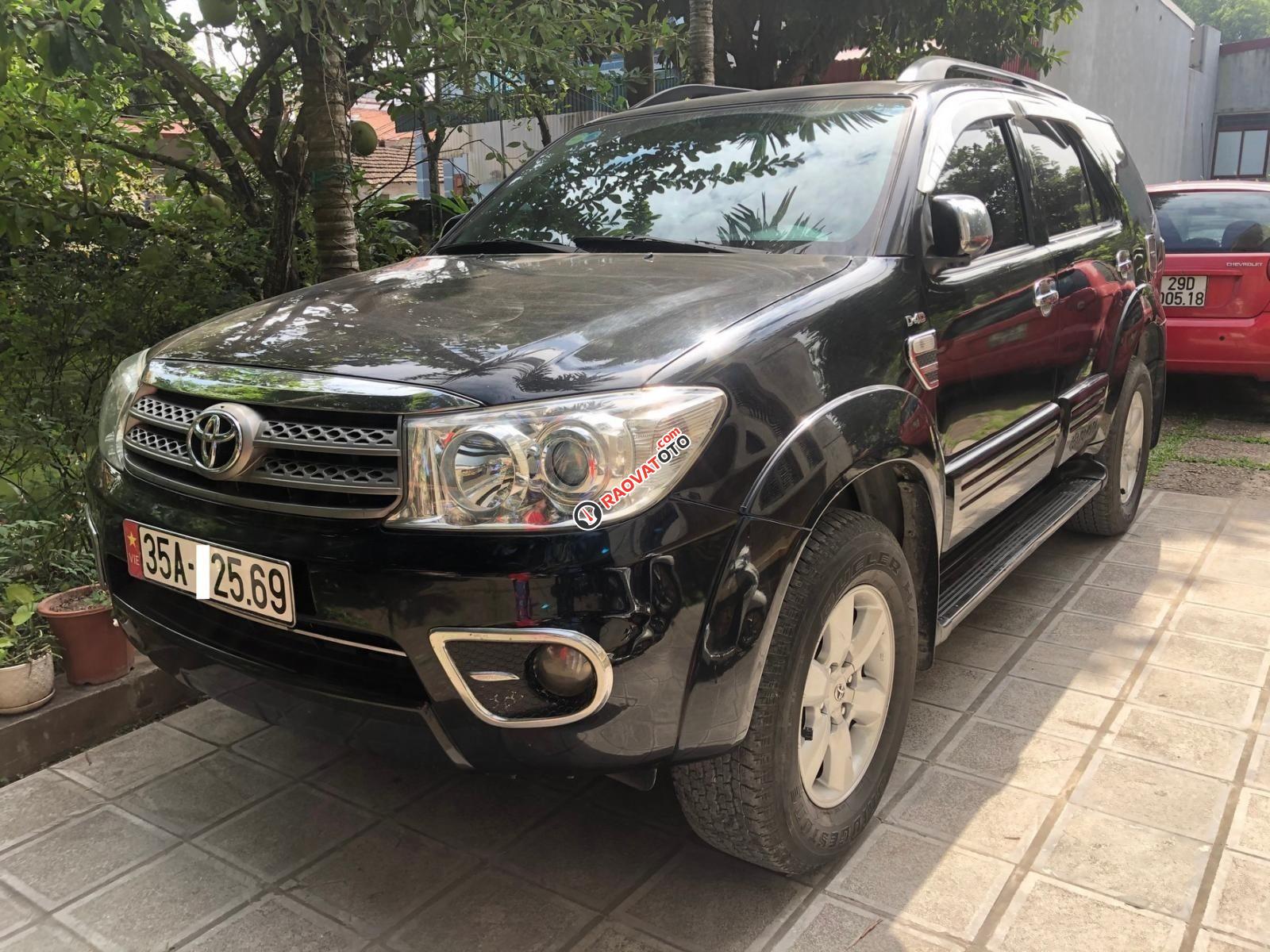 Xe gia đình cần bán Toyota Fortuner 2010 G số sàn, máy dầu-18