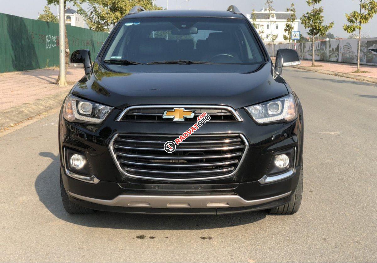 Xe Chevrolet Captiva 2.4 LTZ đời 2016, màu đen  -0