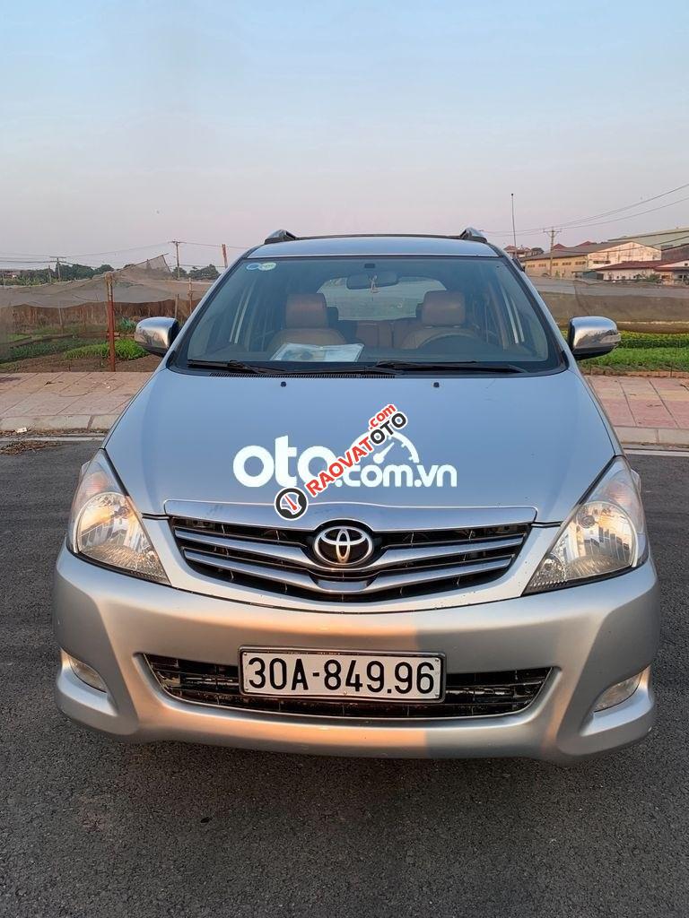 Cần bán xe Toyota Innova V đời 2009, màu bạc số tự động-1