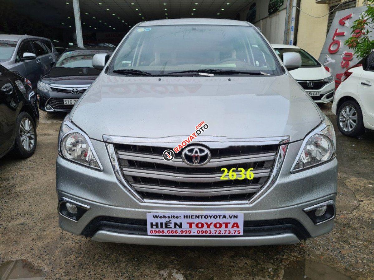 Bán Toyota Innova 2.0G năm 2014, màu bạc-5