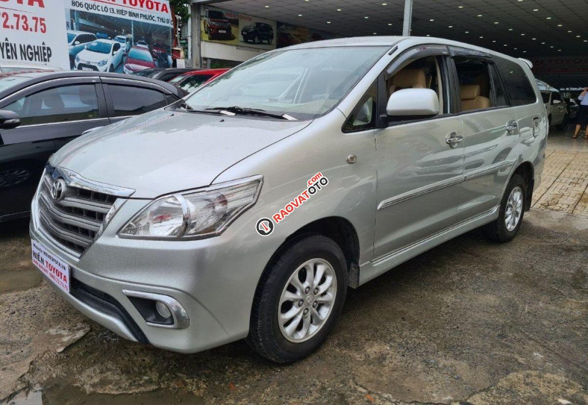 Bán Toyota Innova 2.0G năm 2014, màu bạc-2