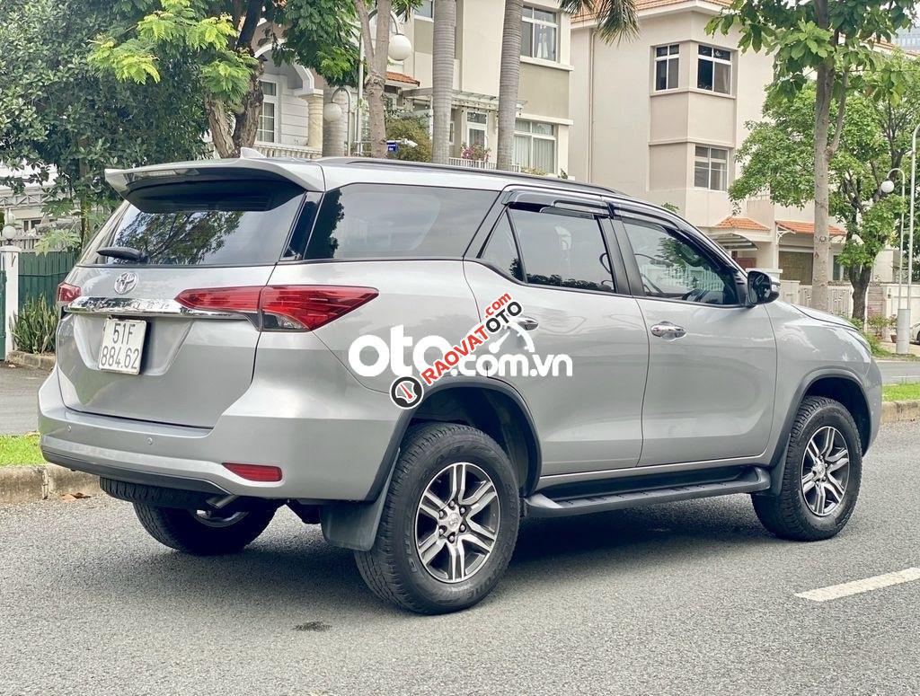 Cần bán xe Toyota Fortuner 2.7V năm 2017, màu xám, xe nhập-6