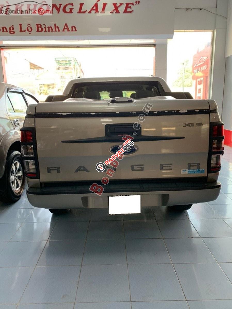 Cần bán lại xe Ford Ranger XLS 2.2L 4x2 MT sản xuất năm 2016, xe nhập như mới-7