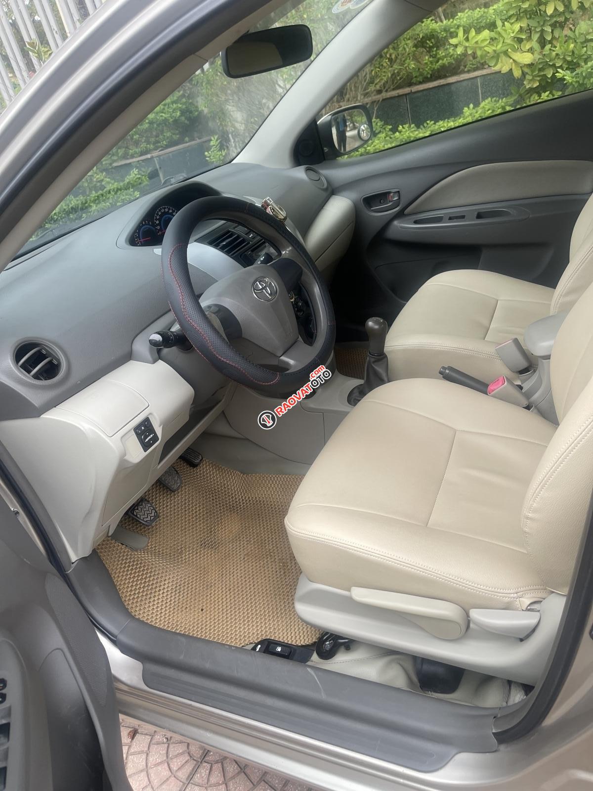 Toyota Vios E 2013 MT, màu vàng cát-4