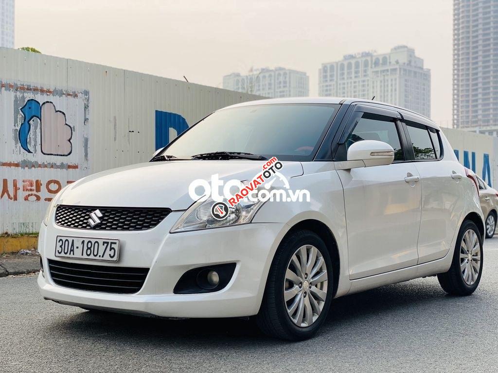 Cần bán lại xe Suzuki Swift AT đời 2014, màu trắng, giá 450tr-1