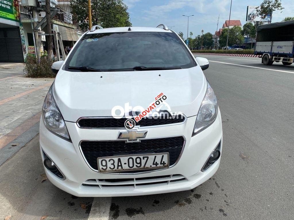 Bán Chevrolet Spark LS 2017, màu trắng chính chủ-4