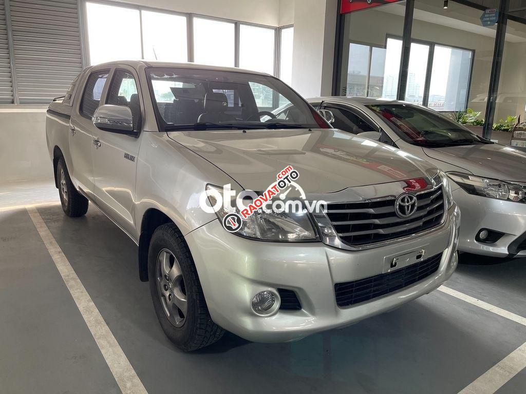 Bán Toyota Hilux 2.5E năm sản xuất 2012, màu bạc, nhập khẩu nguyên chiếc chính chủ-10