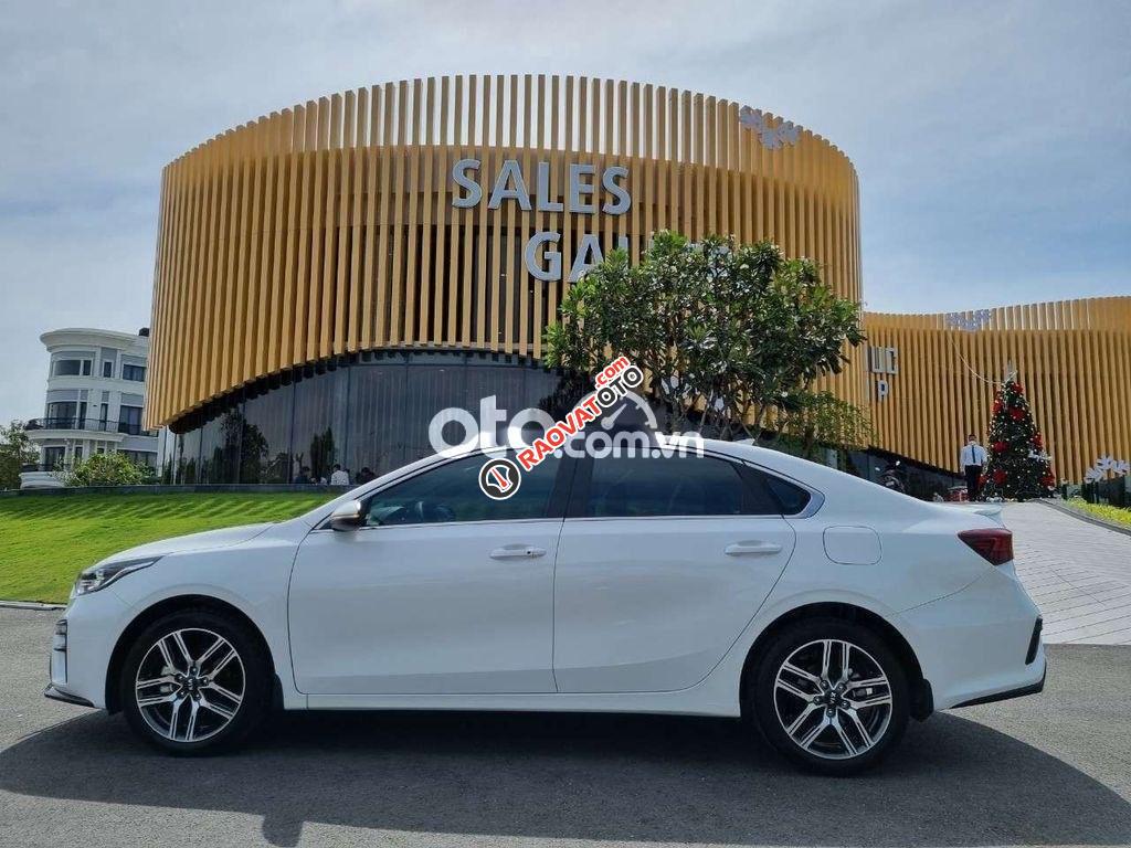 Cần bán gấp Kia Cerato 2.0 Premium sản xuất 2019, màu trắng  -2