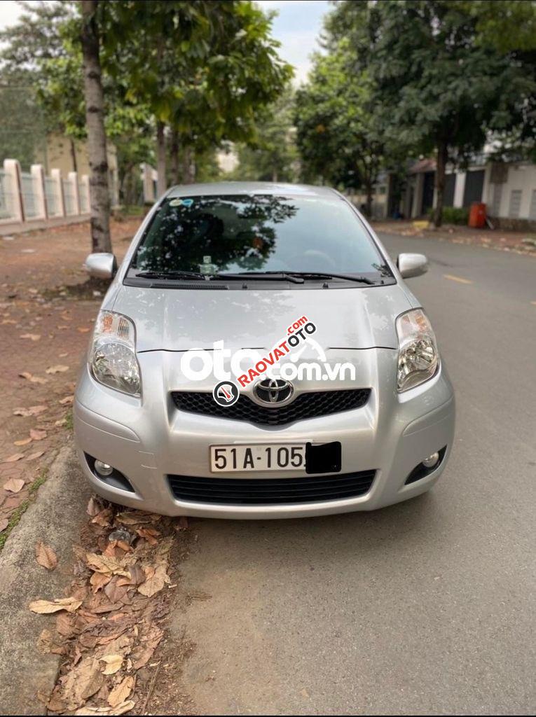 Bán Toyota Yaris AT sản xuất năm 2011, màu bạc, nhập khẩu  -1