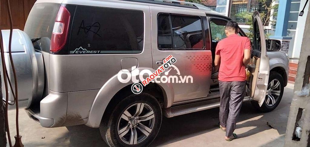 Cần bán lại xe Ford Everest AT năm sản xuất 2011, nhập khẩu nguyên chiếc -0