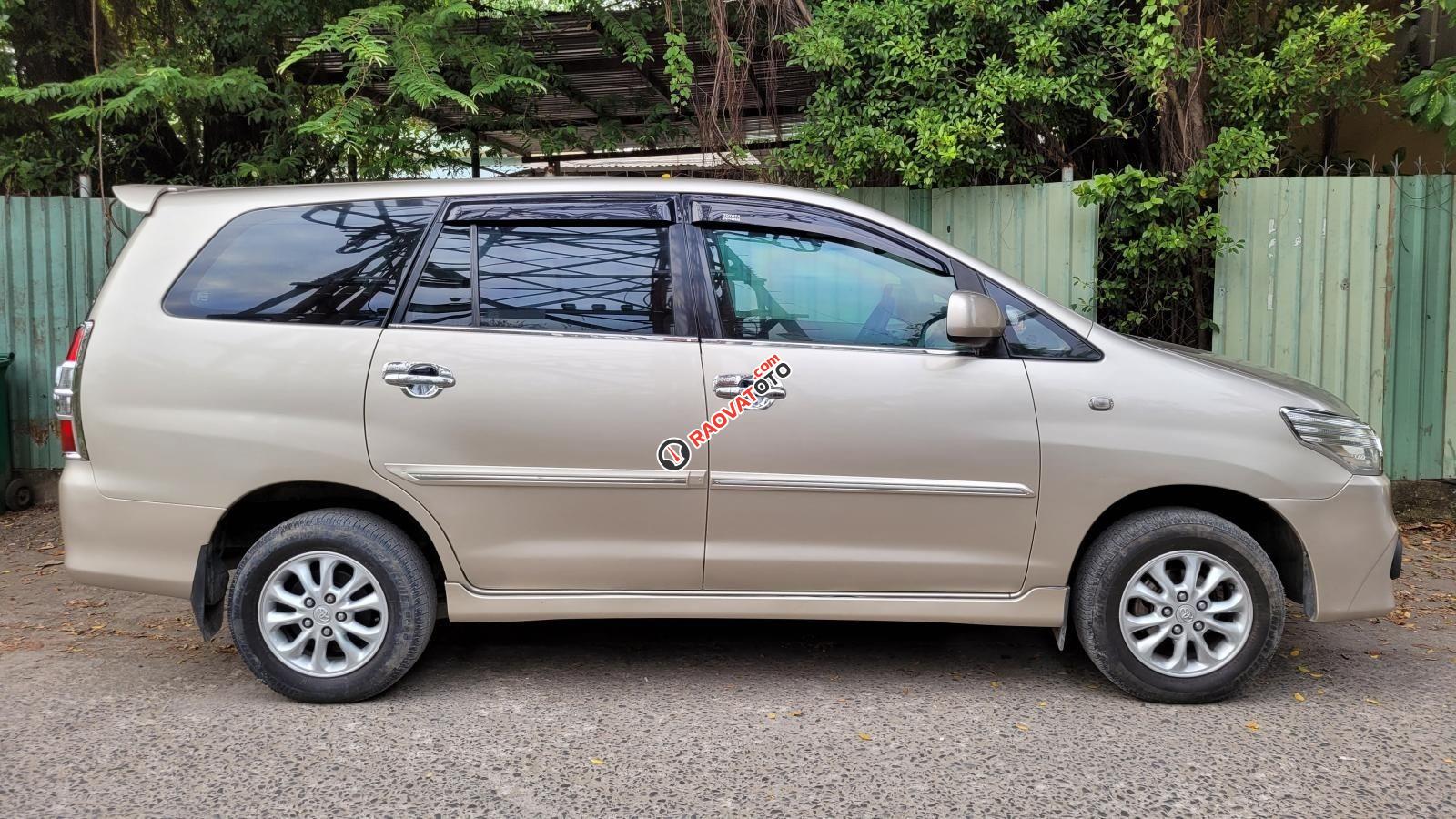 Cần bán xe Toyota Innova E sản xuất 2014 nhập khẩu, giá chỉ 340tr-0