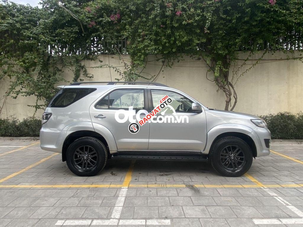 Bán xe Toyota Fortuner 2.7V 4x2AT đời 2016 còn mới-8