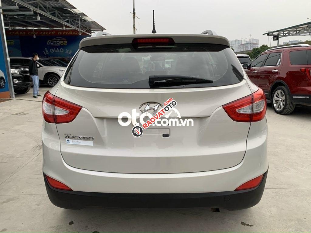 Cần bán lại xe Hyundai Tucson 2.0AT đời 2014, màu trắng, nhập khẩu-2