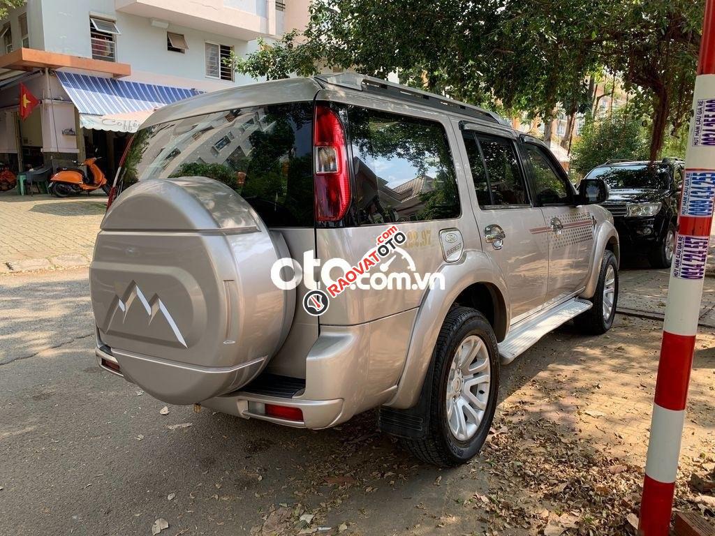 Bán xe Ford Everest MT đời 2013, màu xám còn mới-3