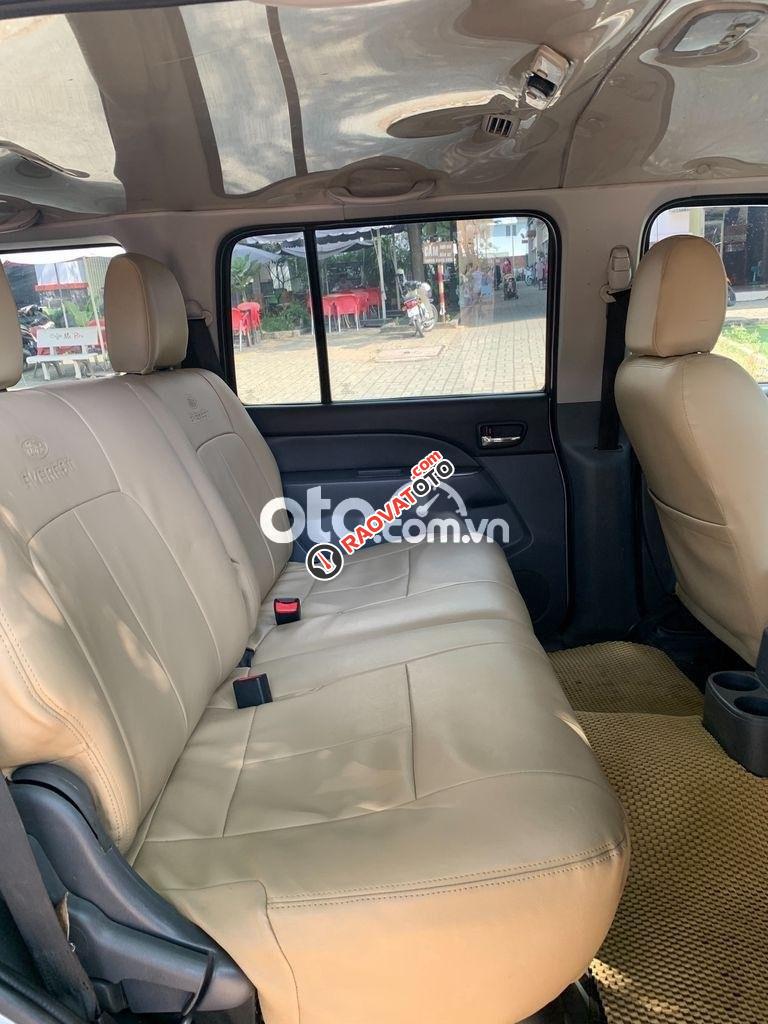 Bán xe Ford Everest MT đời 2013, màu xám còn mới-5