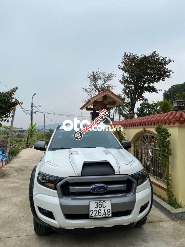 Cần bán lại xe Ford Ranger AT 2017, màu trắng, xe nhập còn mới-0