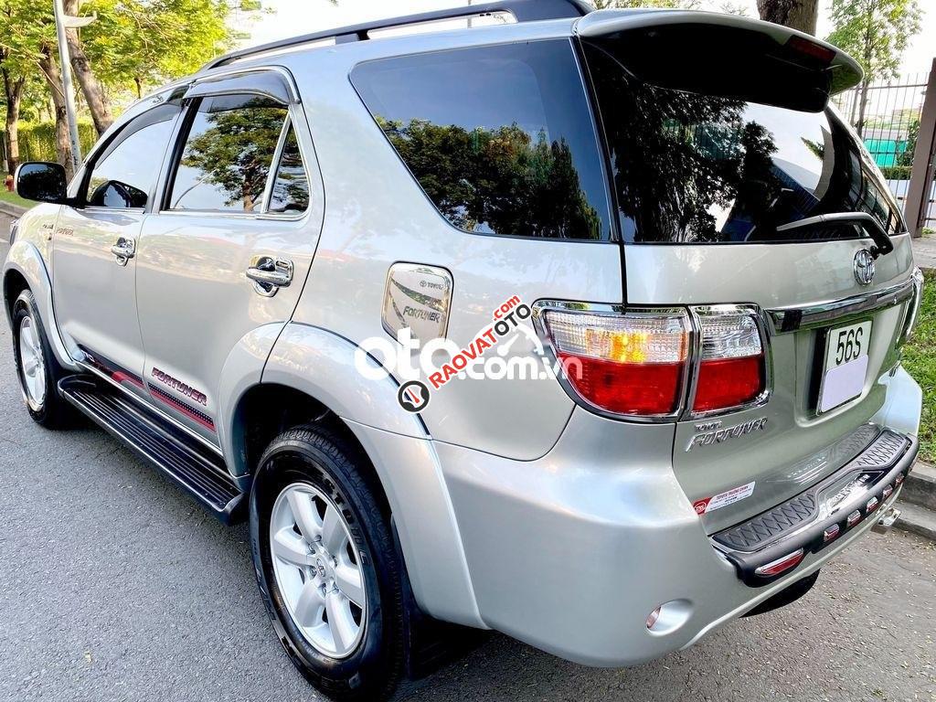 Cần bán xe Toyota Fortuner 2.7V đời 2010, màu bạc, xe nhập -3