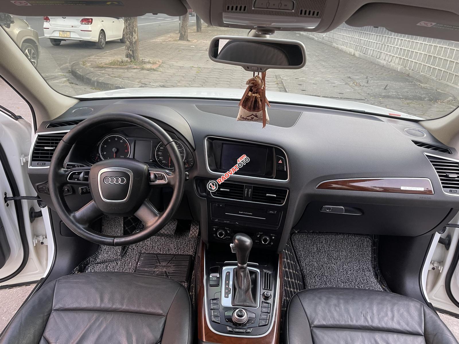 Cần bán Audi Q5 đời 2009 xe gia đình giá 660tr-10